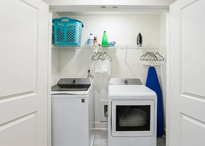 2022 Quiet Relaxing And Secure Town House Near Atlanta
