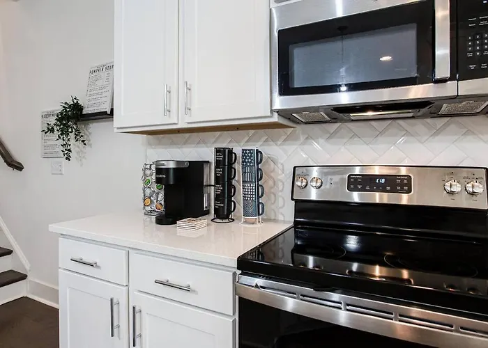 2022 Quiet Relaxing And Secure Town House Near Atlanta