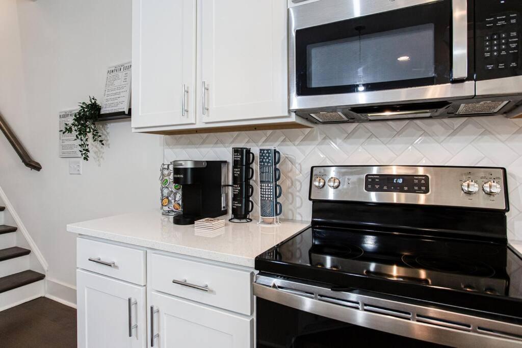 2022 Quiet Relaxing And Secure Town House Near Atlanta Appartement Redan